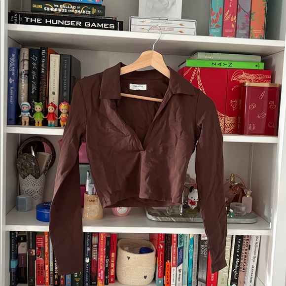 BNWOT babaton aritzia size S polo cropped contour top bundle x2 - Picture 5 of 6